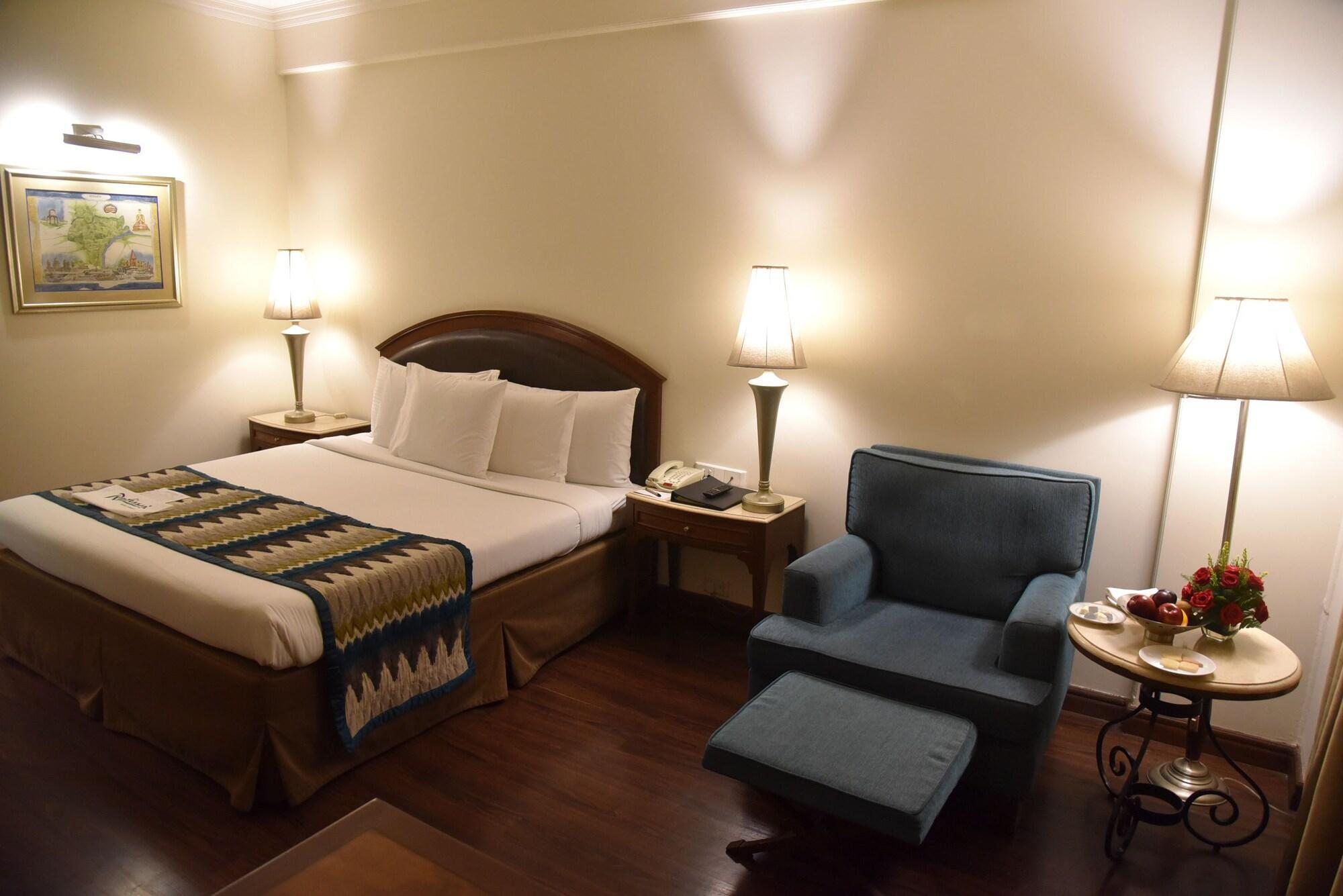 Radisson Hotel Váránaszi Kültér fotó